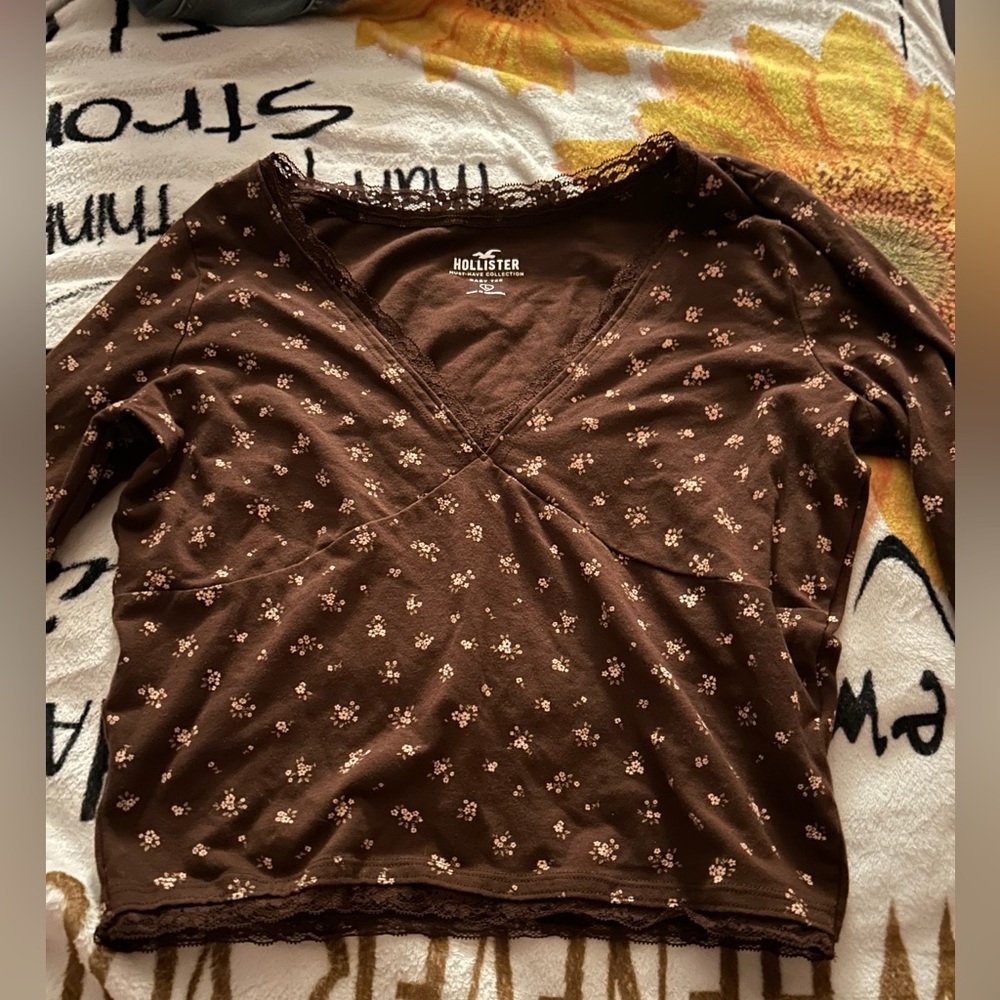 hollister baby tee brown